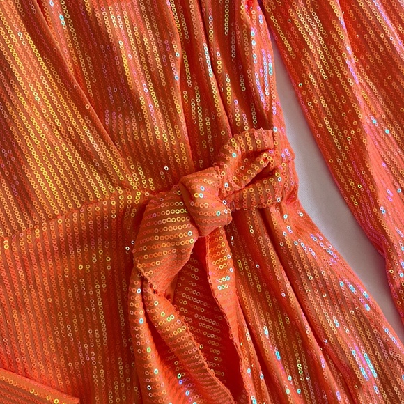 House of Harlow 1960 Orange Sequin Wrap Mini Dress NWT Size Small - Picture 2 of 6